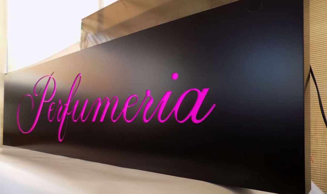 kaseton reklamowy lightbox lico frezowany dibond